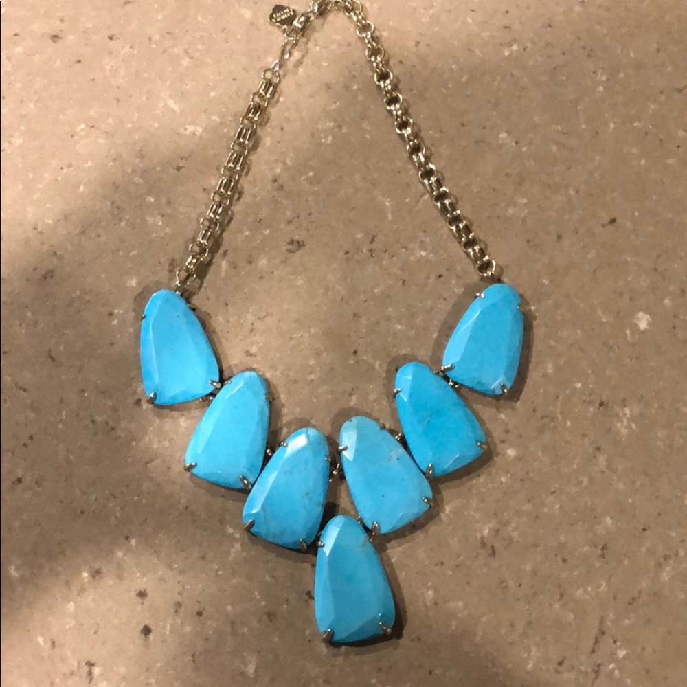 Gorgeous Kendra Scott necklace!! Wonderful staple!
